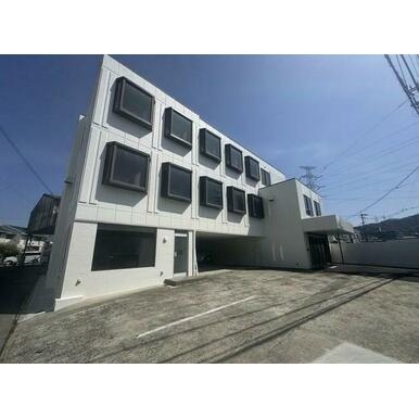 播磨高岡（85.94坪）の店舗物件画像 外観・内観1