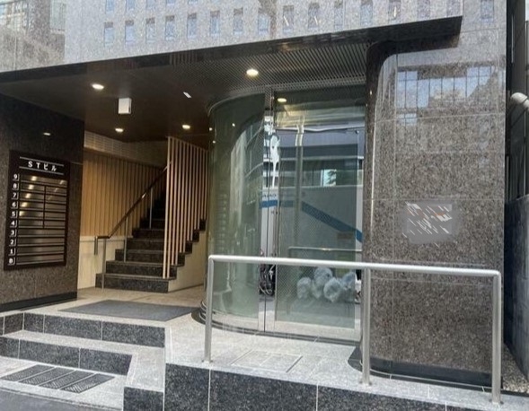 西新宿（16.04坪）の店舗物件画像 外観・内観1