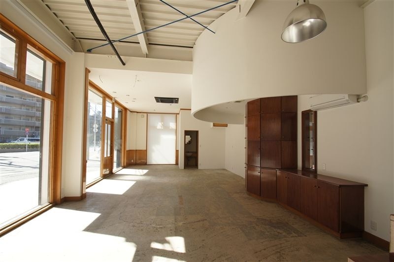 和白（23.87坪）の店舗物件画像 外観・内観1