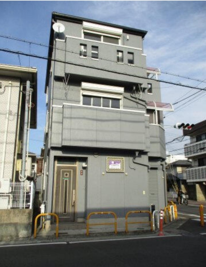 西明石（32.82坪）の店舗物件画像 外観・内観1