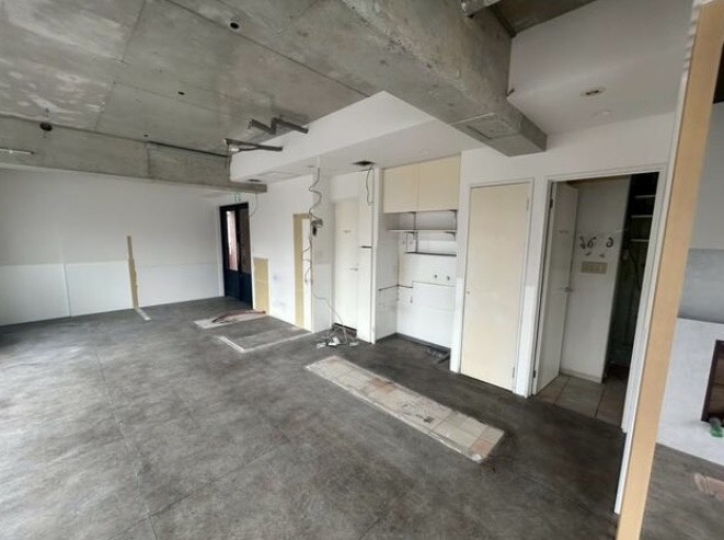 帷子ノ辻（20.42坪）の店舗物件画像 外観・内観1