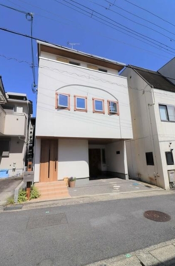 山科（6.86坪）の店舗物件画像 外観・内観1