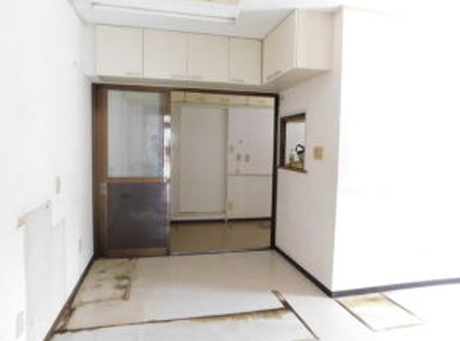 土山（9.68坪）の店舗物件画像 外観・内観1