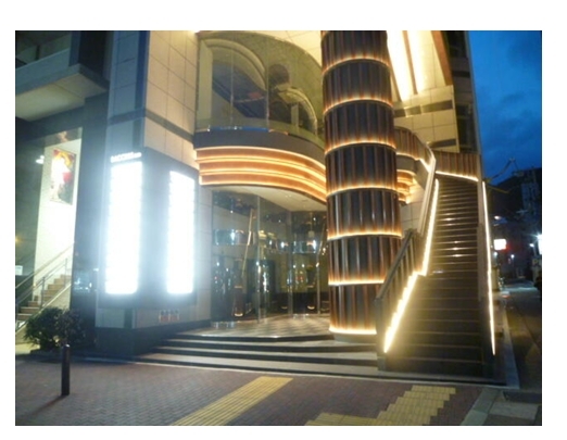 神戸三宮（11.22坪）の店舗物件画像 外観・内観1