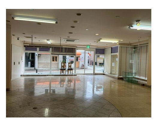 三宮（35.6坪）の店舗物件画像 外観・内観1
