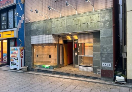 秦野（48.29坪）の店舗物件画像 外観・内観1