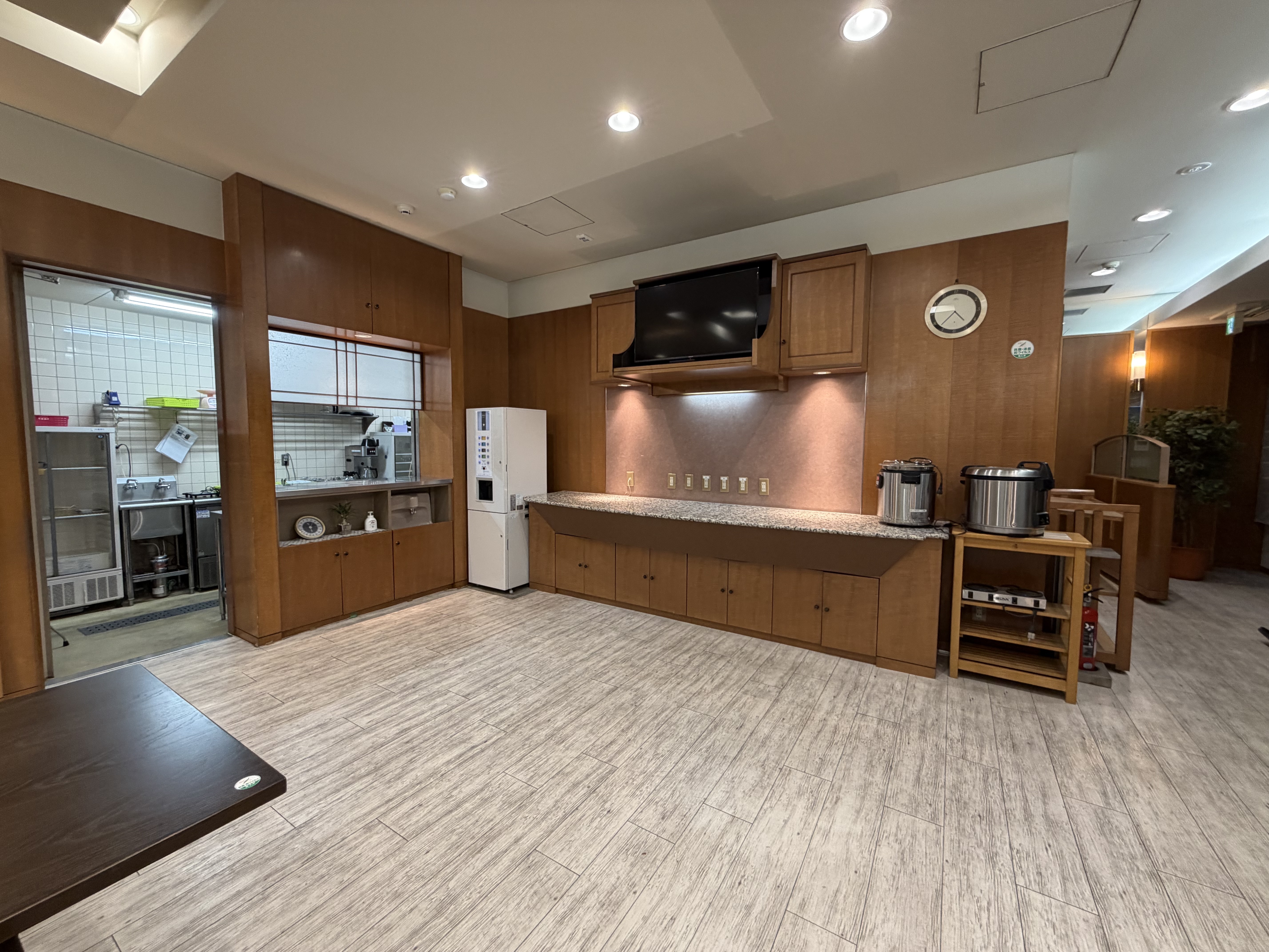 天満（53.92坪）の店舗物件画像 外観・内観1