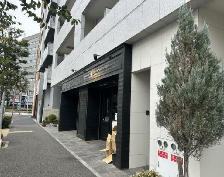 貿易センター（45坪）の店舗物件画像 外観・内観1