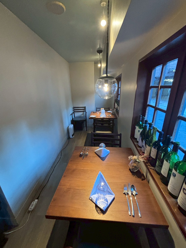 六本木（17.85坪）の店舗物件画像 外観・内観1