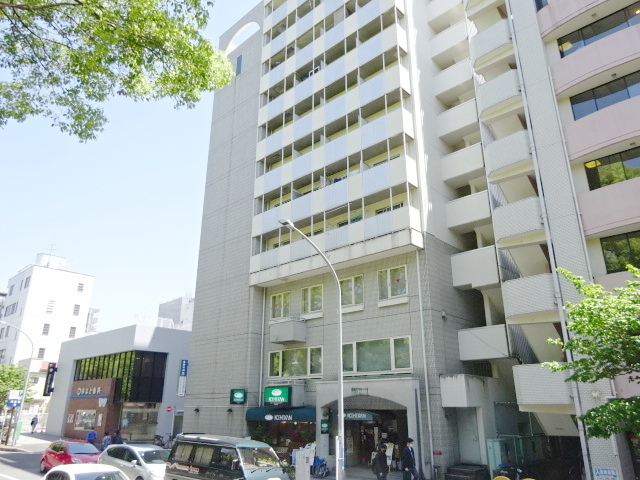 阪東橋（63.87坪）の店舗物件画像 外観・内観1