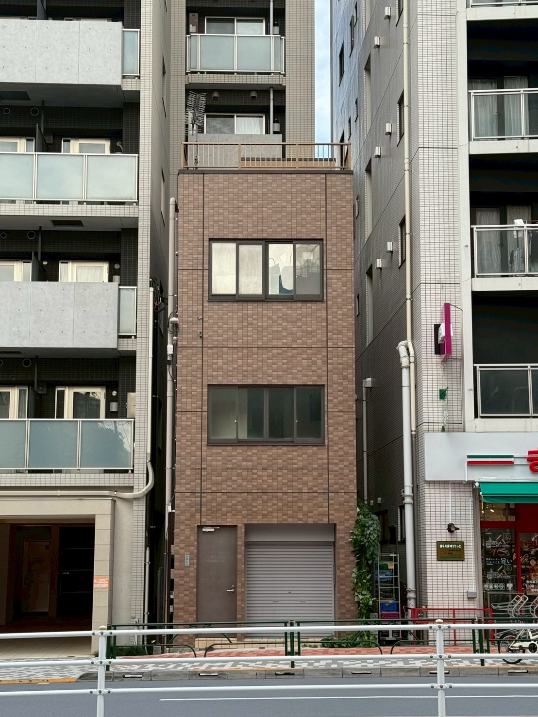 牛込柳町の店舗物件