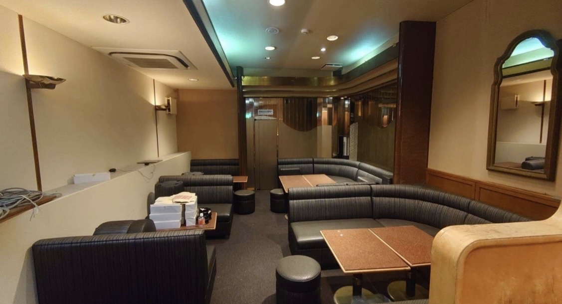 祇園四条（17.47坪）の店舗物件画像 外観・内観1