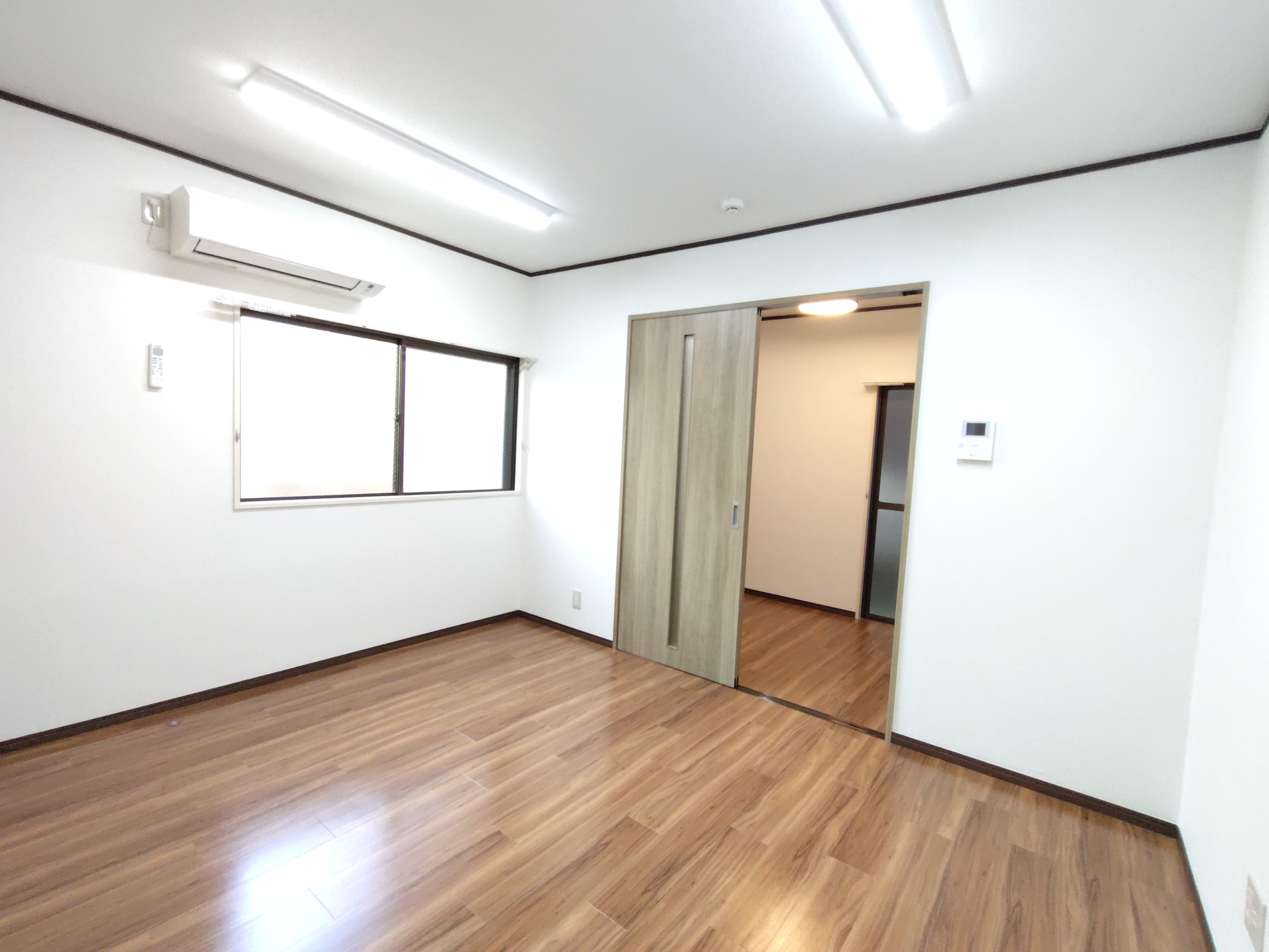 東白楽（6.98坪）の店舗物件画像 外観・内観1