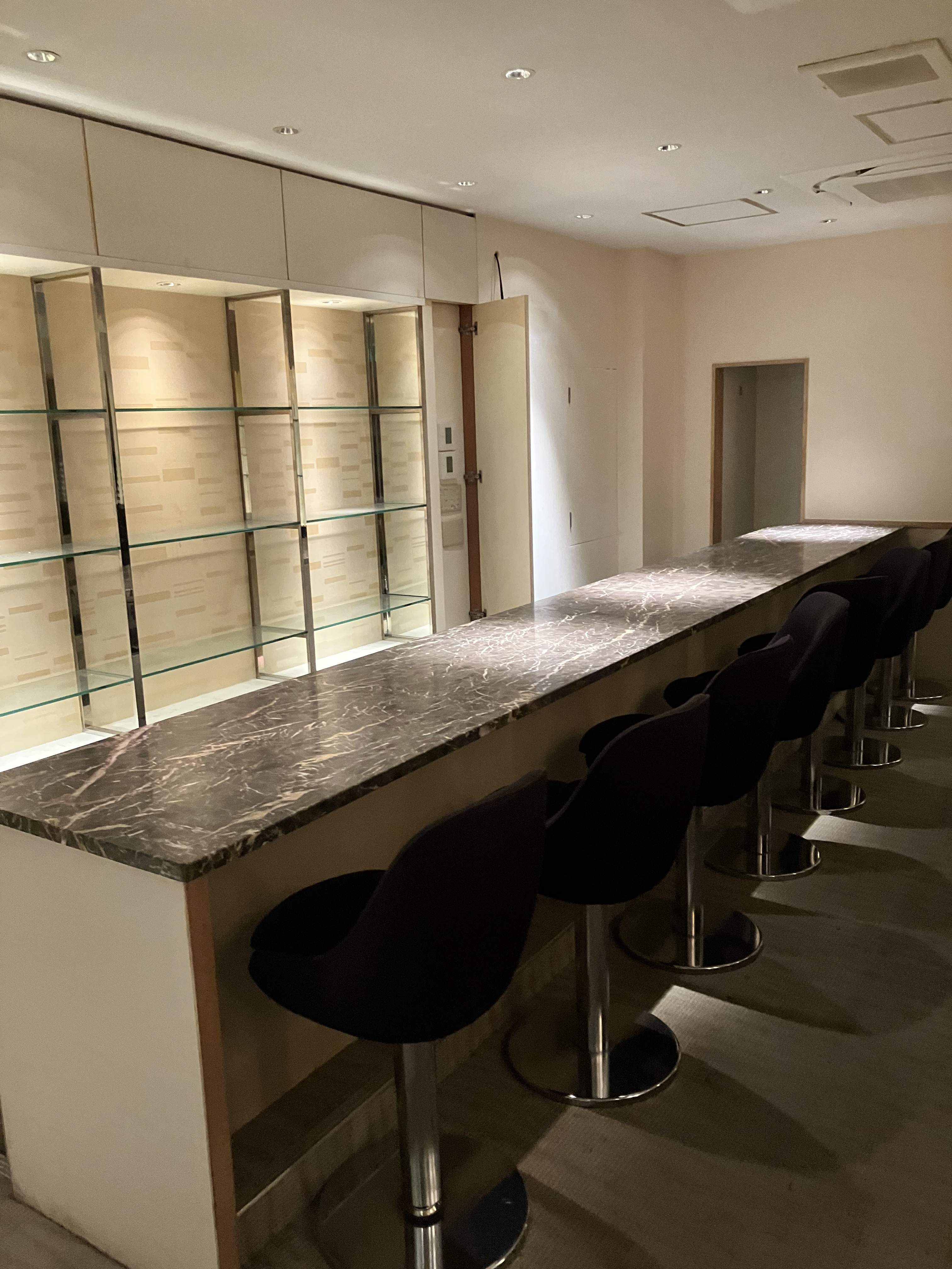 三ノ宮（15.5坪）の店舗物件画像 外観・内観1