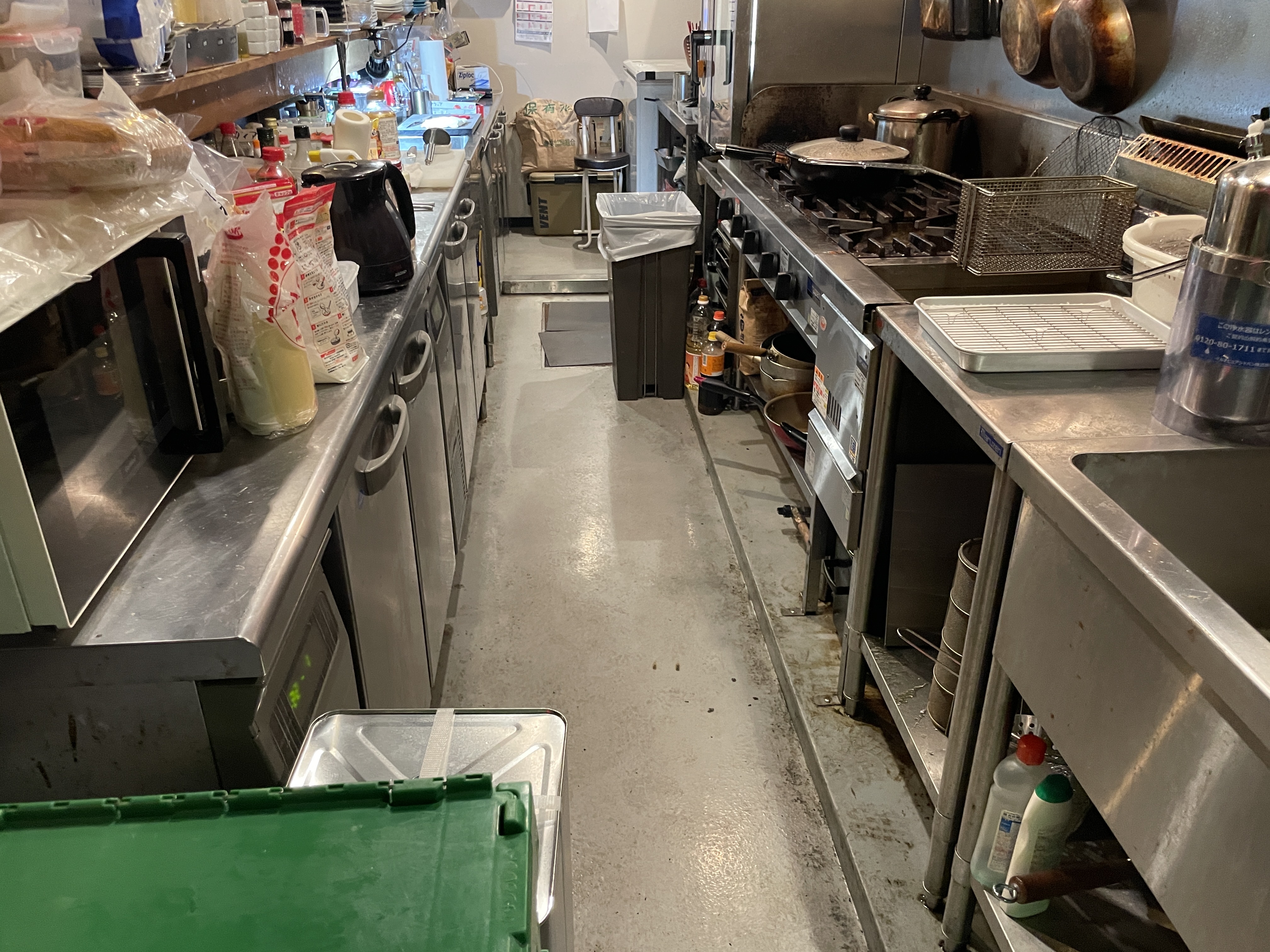 新宿（24.88坪）の店舗物件画像 外観・内観1