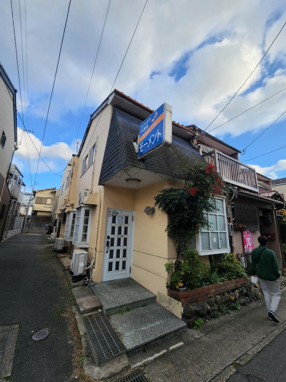 山科（13坪）の店舗物件画像 外観・内観1