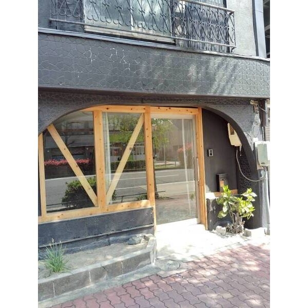 名古屋（35.3坪）の店舗物件画像 外観・内観1