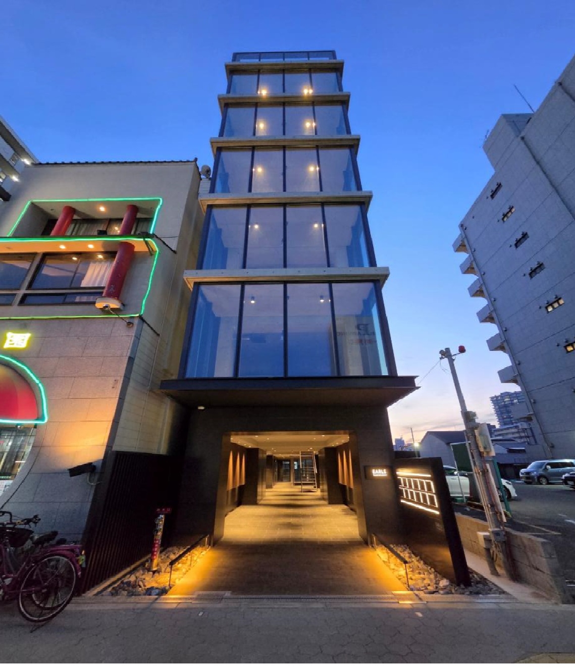 谷町六丁目（29.77坪）の店舗物件画像 外観・内観1