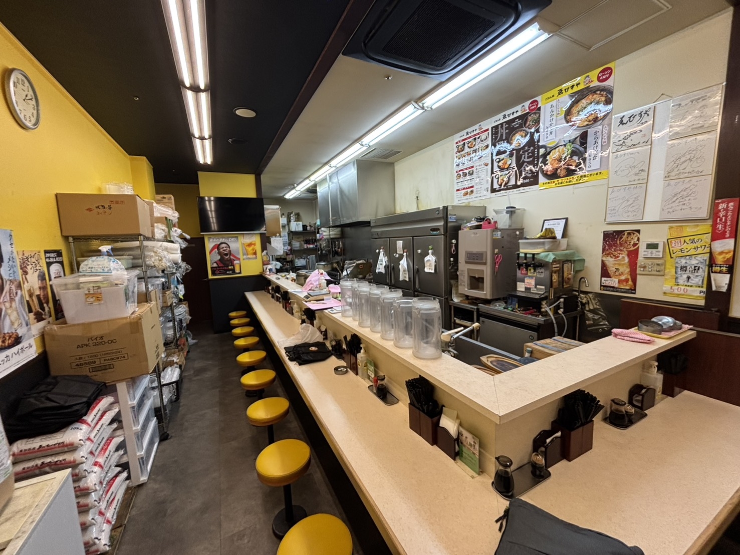 三郷（15.5坪）の店舗物件画像 外観・内観1