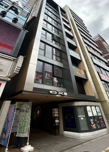 新宿（25.44坪）の店舗物件画像 外観・内観1