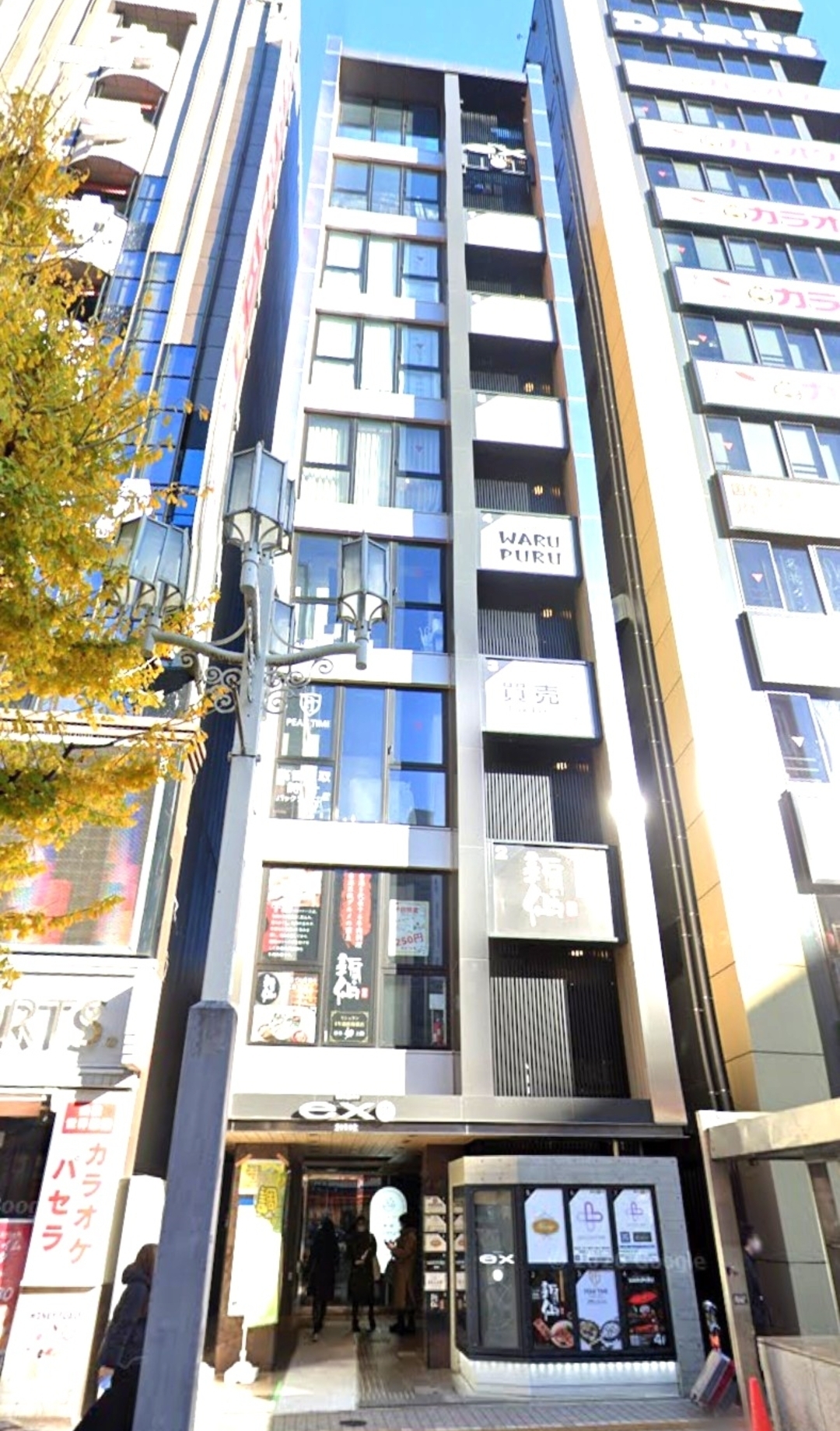 新宿（24.55坪）の店舗物件画像 外観・内観1