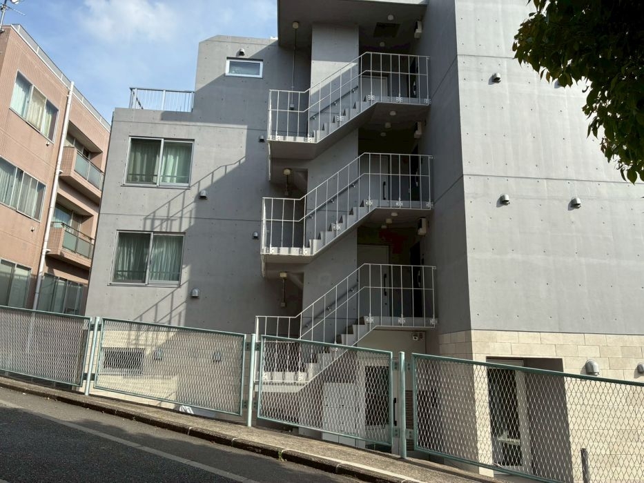 白楽（38.53坪）の店舗物件画像 外観・内観1