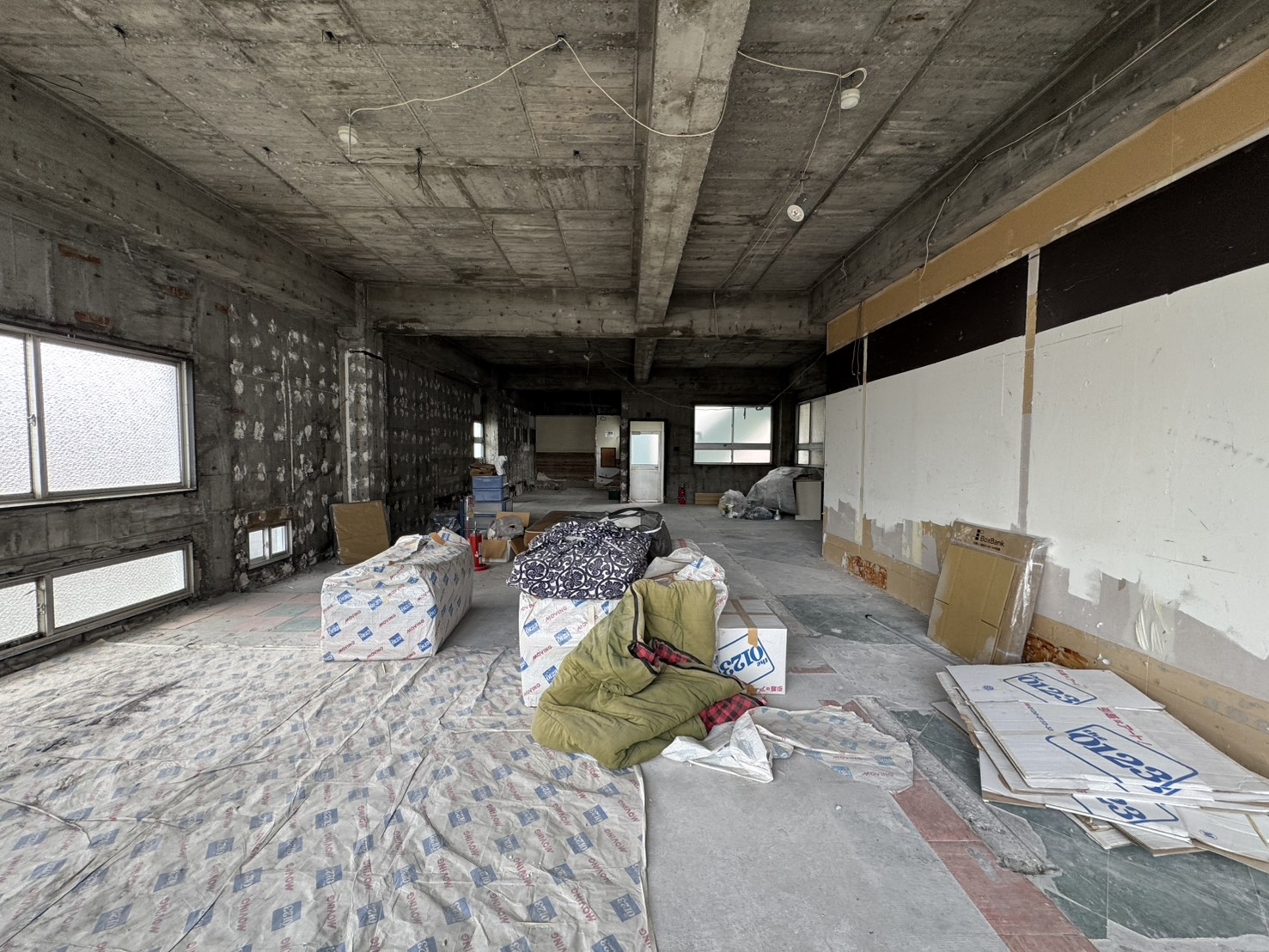 五反野（31.31坪）の店舗物件画像 外観・内観1