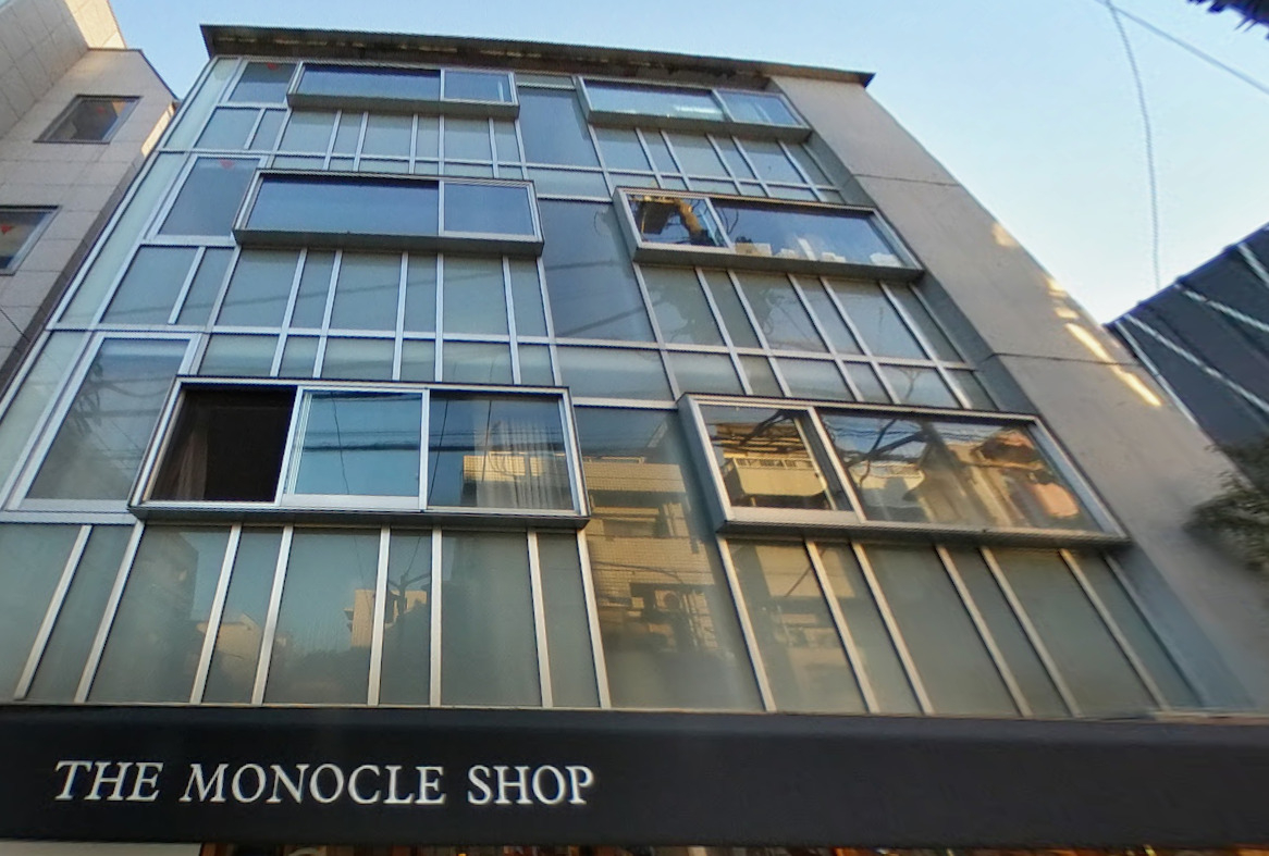 代々木公園（47.33坪）の店舗物件画像 外観・内観1