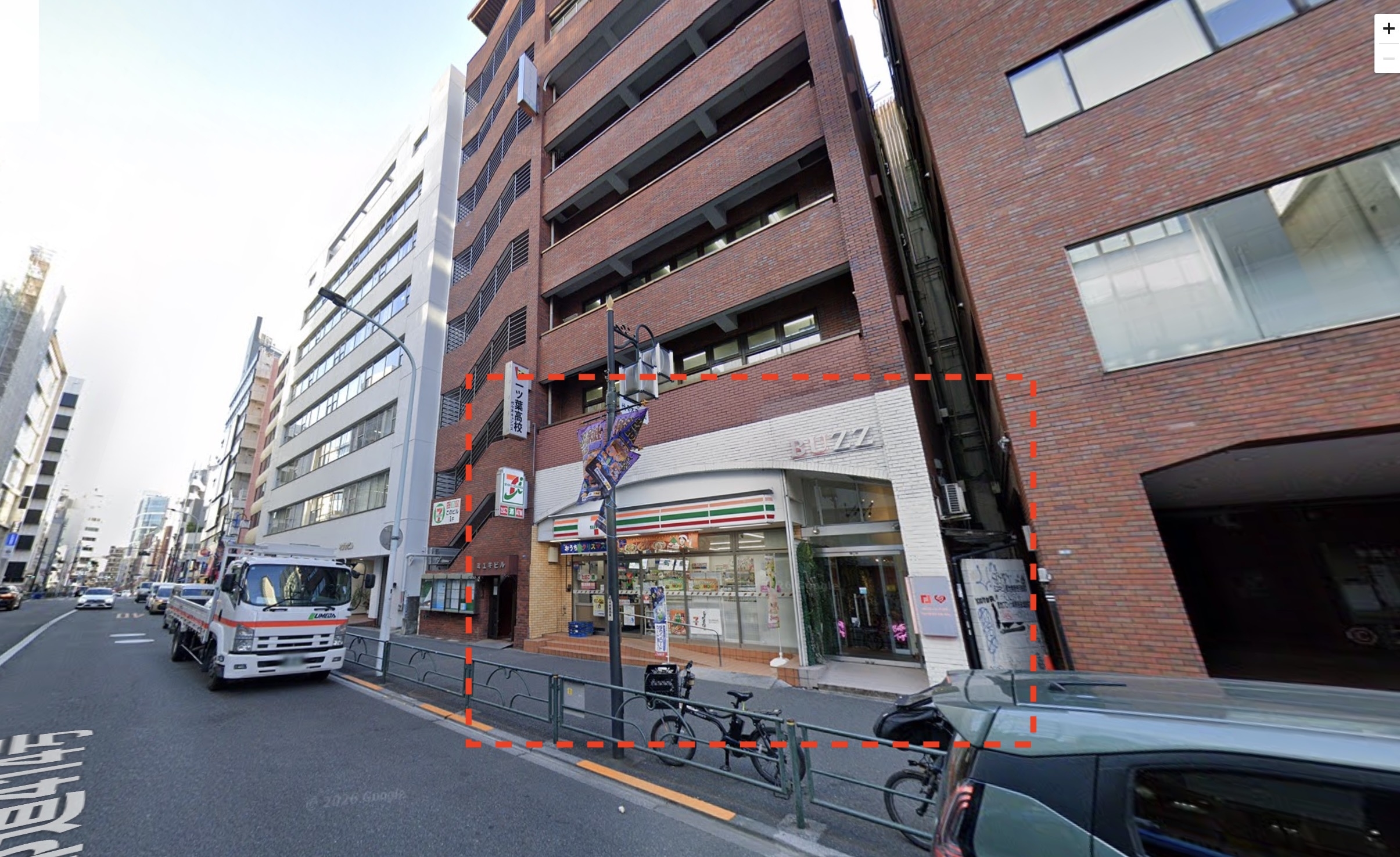 代々木（39.85坪）の店舗物件画像 外観・内観1