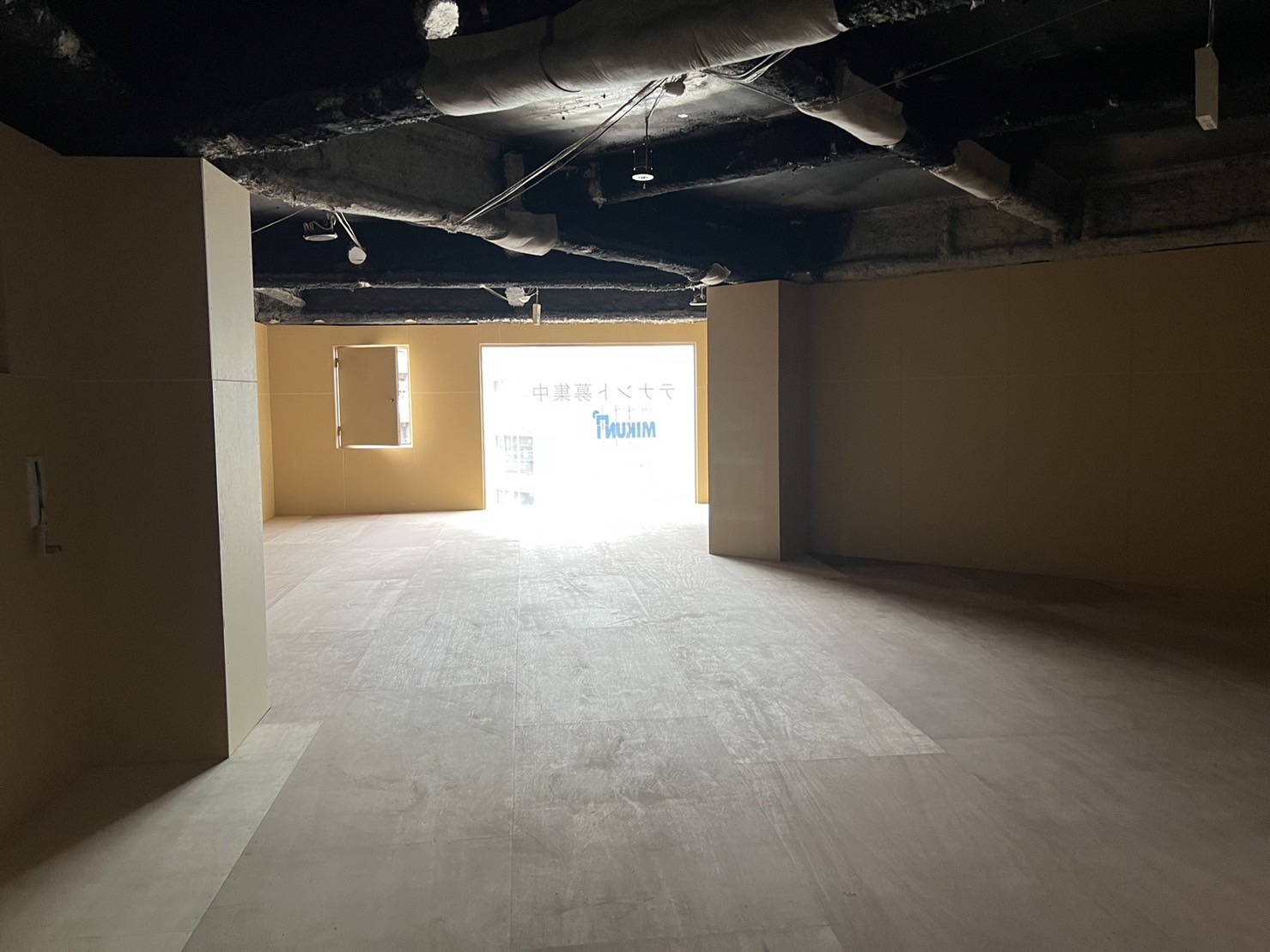 神戸三宮（43.86坪）の店舗物件画像 外観・内観1