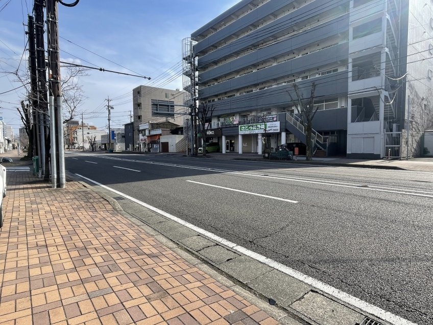 岐阜（14.15坪）の店舗物件画像 外観・内観1