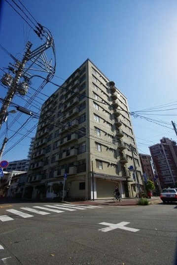 六本松（21.77坪）の店舗物件画像 外観・内観1