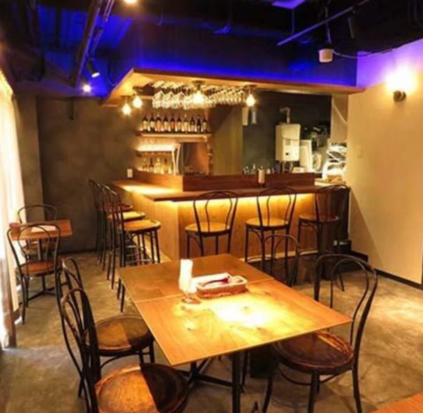 六本木（13.26坪）の店舗物件画像 外観・内観1