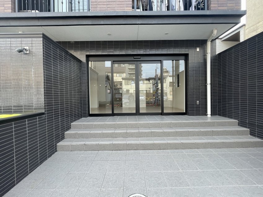 岐阜（14.8坪）の店舗物件画像 外観・内観1