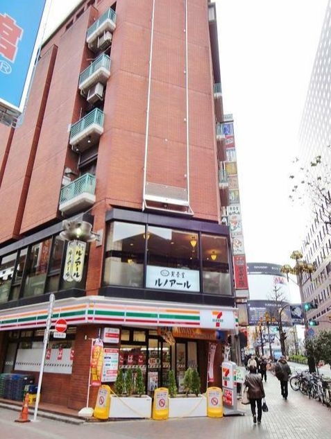 西武新宿（60.84坪）の店舗物件画像 外観・内観1