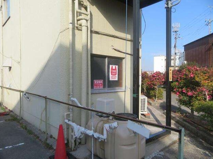 高砂（4.99坪）の店舗物件画像 外観・内観1