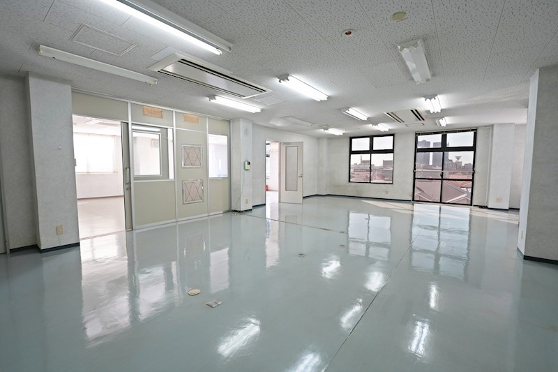 八尾
