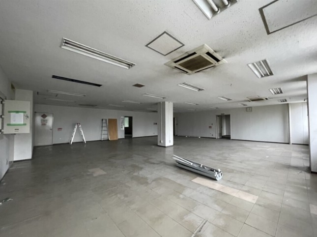 元町（357.64坪）の店舗物件画像 外観・内観1