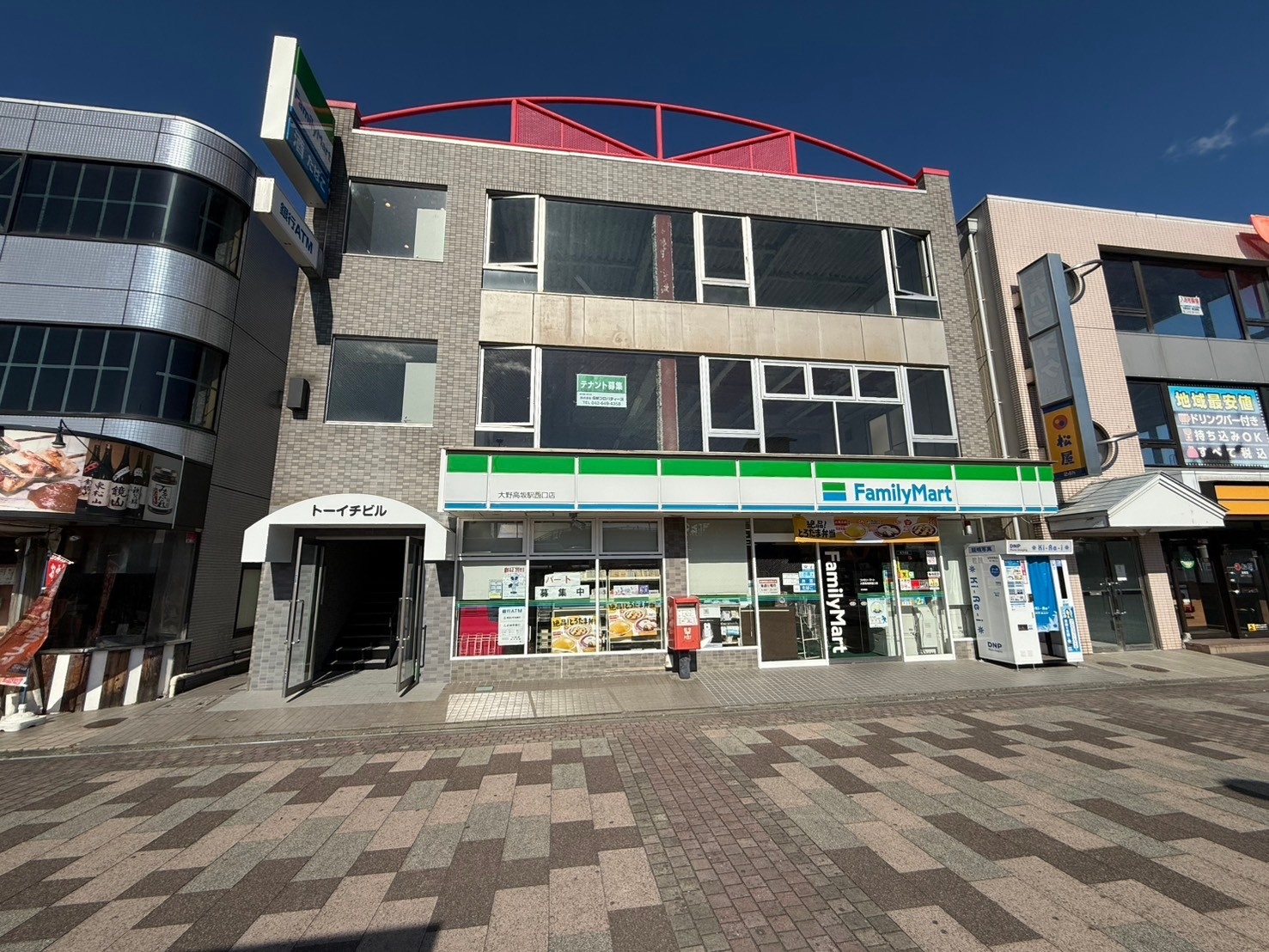 高坂（38.82坪）の店舗物件画像 外観・内観1