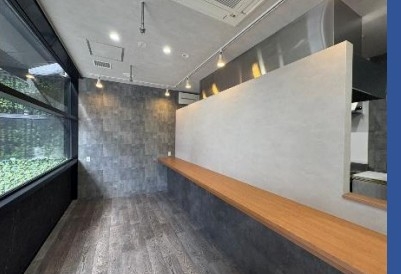 泉佐野（8.6坪）の店舗物件画像 外観・内観1