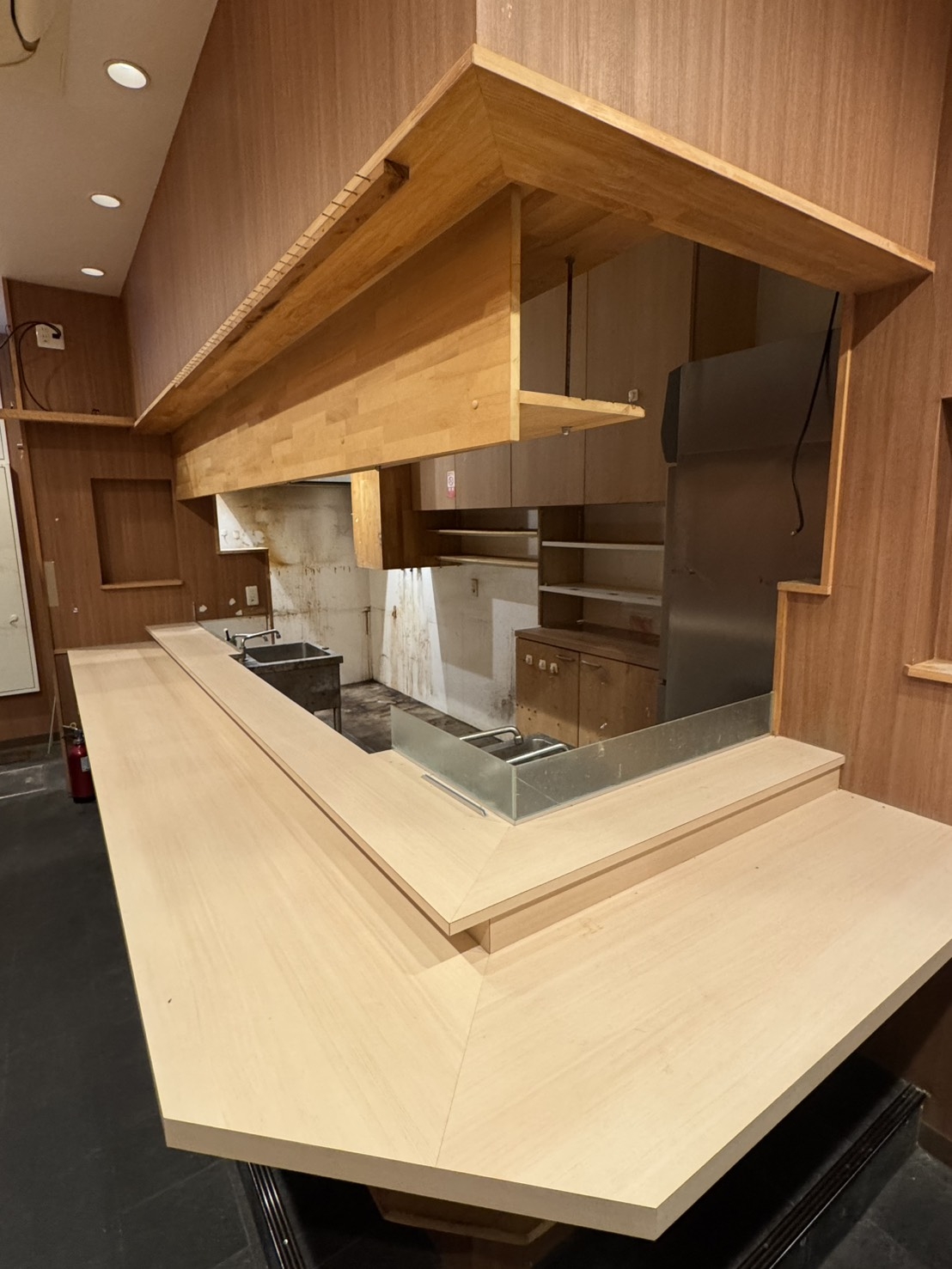 明石（6.84坪）の店舗物件画像 外観・内観1