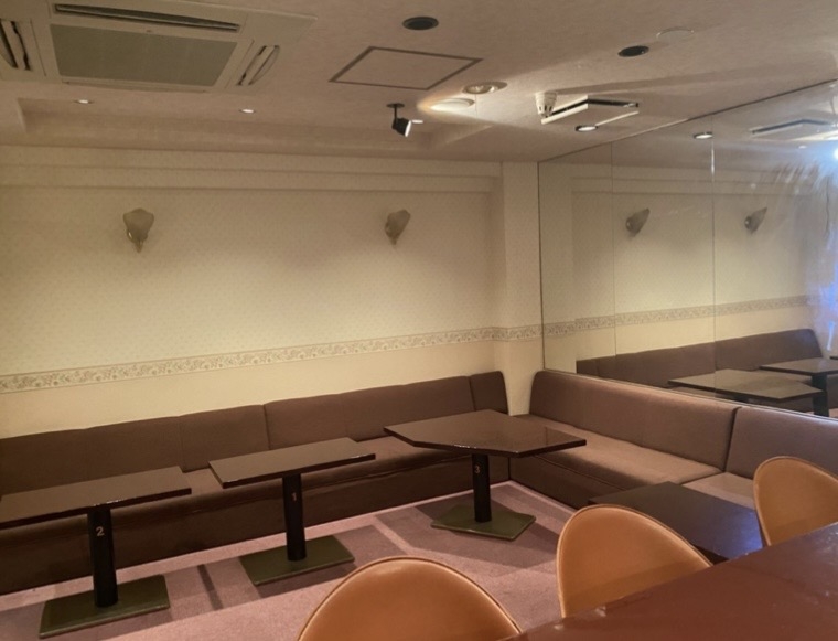 尼崎（9.08坪）の店舗物件画像 外観・内観1