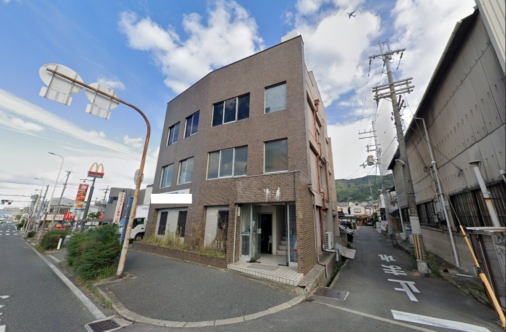 高安（113.42坪）の店舗物件画像 外観・内観1