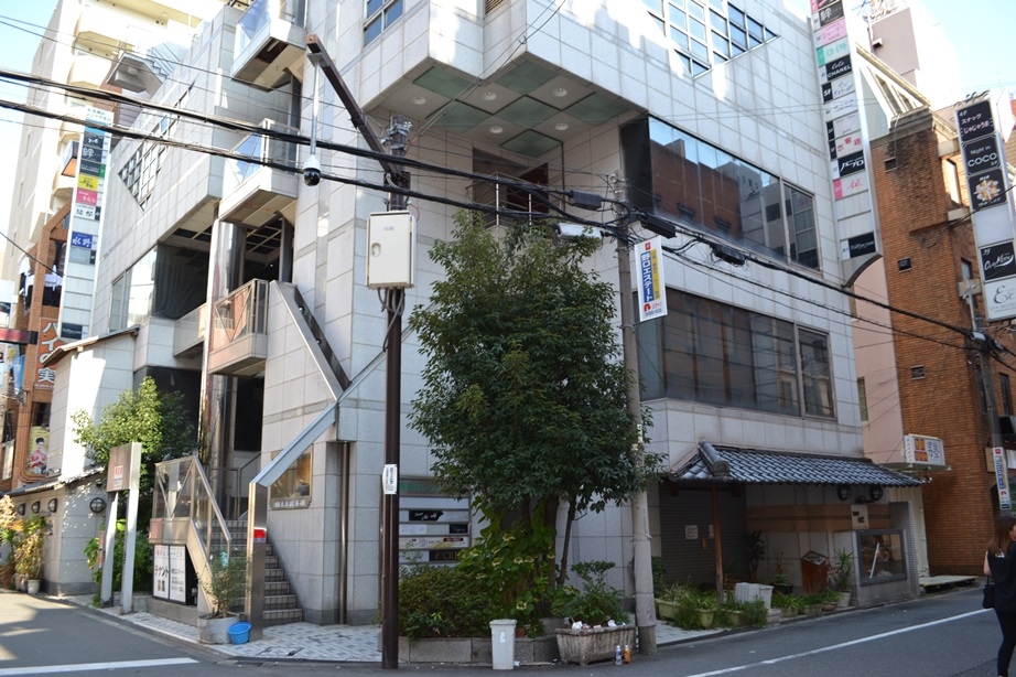 西中島南方（25.65坪）の店舗物件画像 外観・内観1