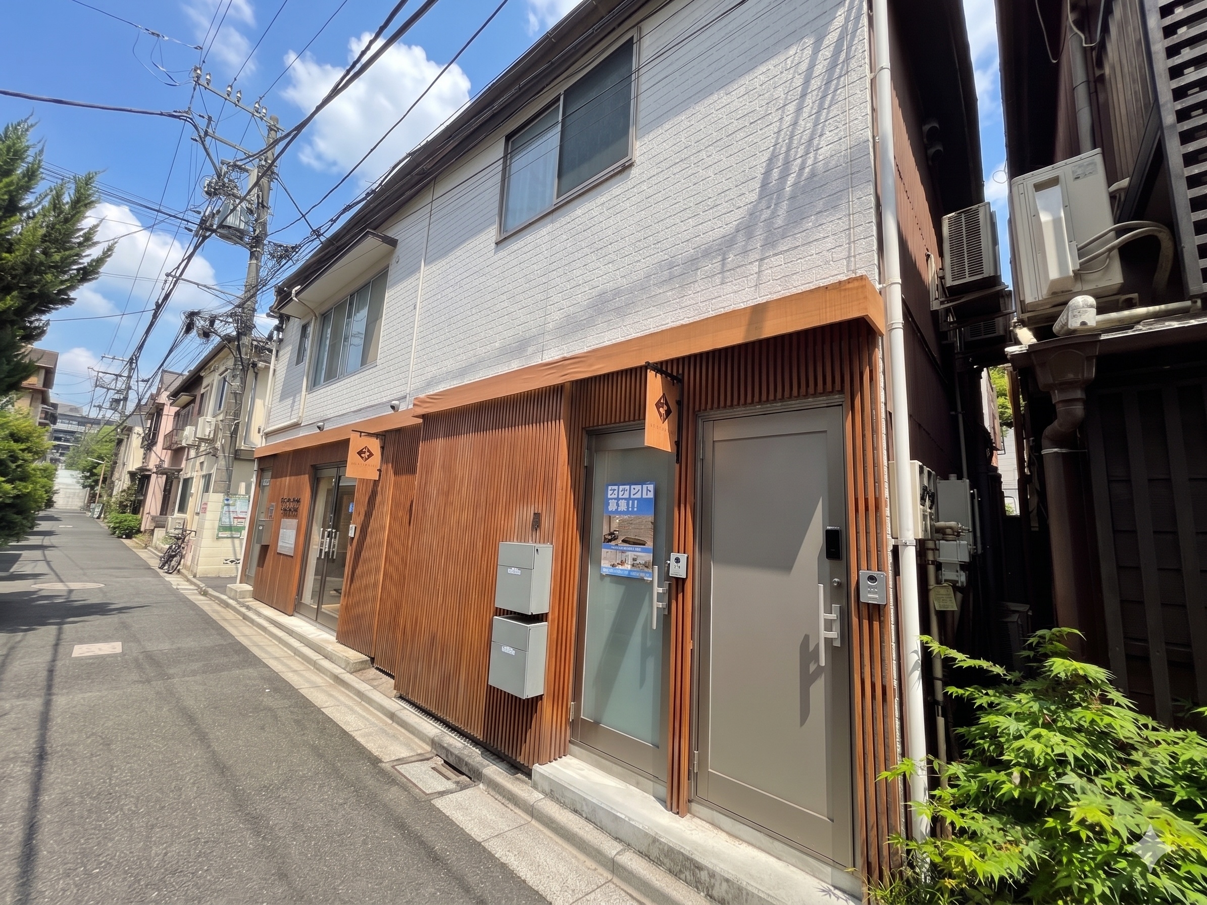 広尾（8.48坪）の店舗物件画像 外観・内観1