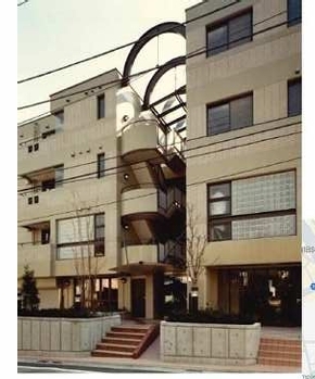 不動前（72.71坪）の店舗物件画像 外観・内観1