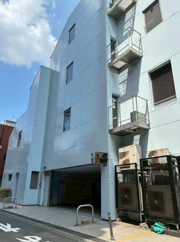 初台（42.8坪）の店舗物件画像 外観・内観1