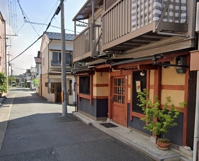 太秦（11.7坪）の店舗物件画像 外観・内観1