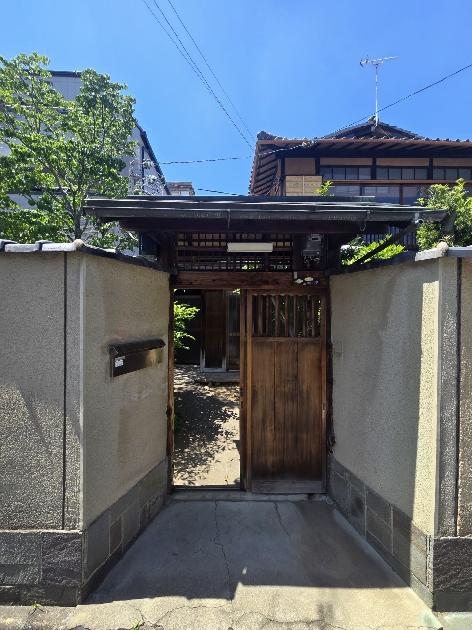 鞍馬口（37.2坪）の店舗物件画像 外観・内観1