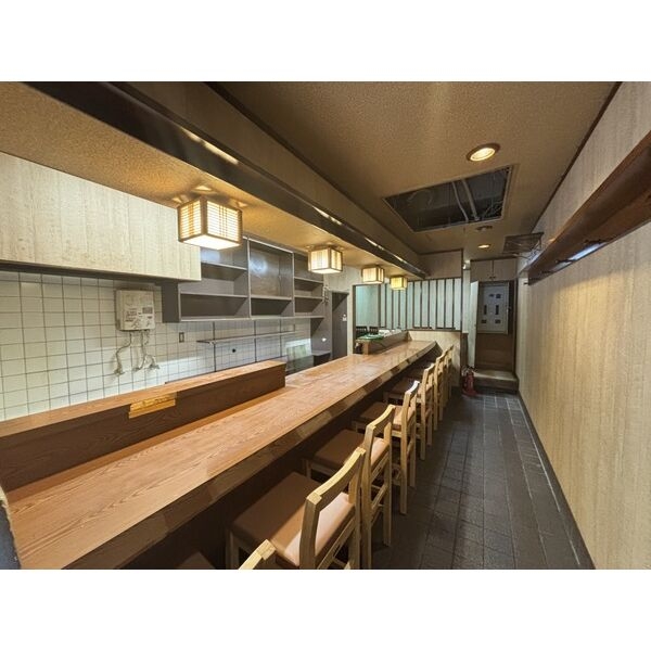 尼崎（9.53坪）の店舗物件画像 外観・内観1